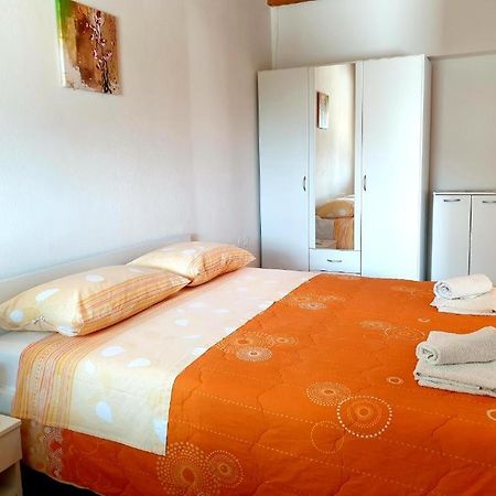 Apartments Hodanic クルク エクステリア 写真