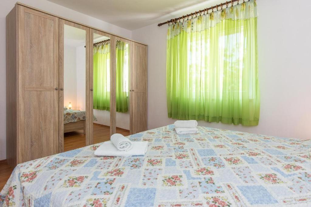 Apartments Hodanic クルク エクステリア 写真