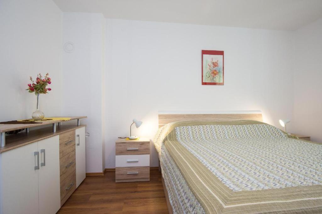 Apartments Hodanic クルク エクステリア 写真